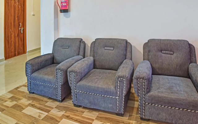 OYO Flagship 79490 Jp Guest House