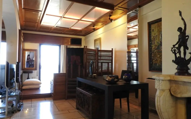 Collector beach loft