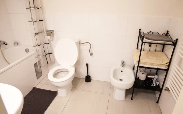 Spacious 2 Bedroom Apartment With Nice Terrace