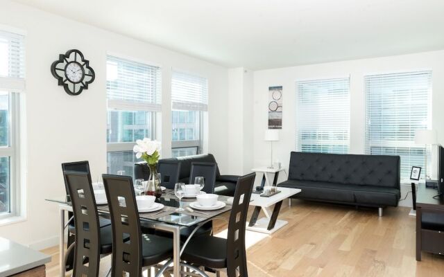 Capitol Hill Fully Furnished Apartments, Sleeps 5-6 Guests