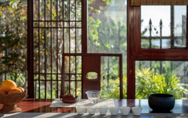 Wonderland, hot spring resort