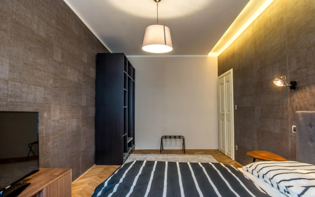 Exclusive 3 Bedroom Top-Notch Flat, GREAT LOCATION