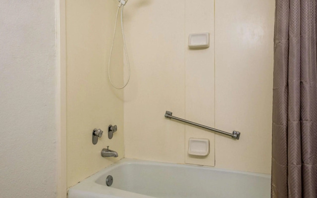 Motel 6 Natchitoches, LA