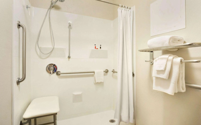 Travelodge by Wyndham Winslow