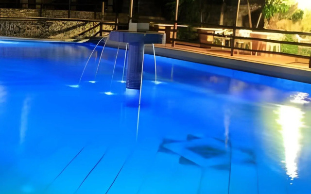 Athorama Hotel