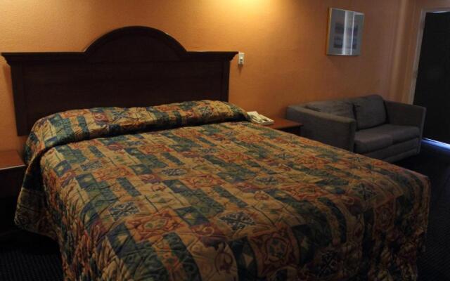 Inland Inn & Suites
