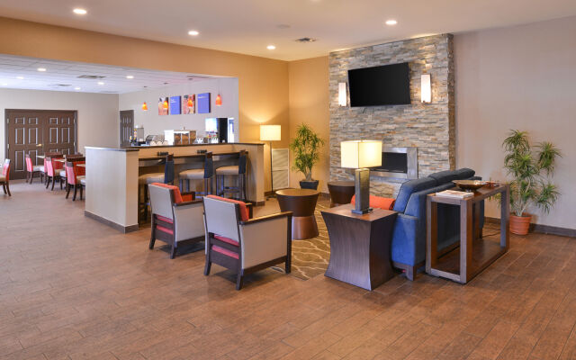 Comfort Inn & Suites Fayetteville - University Area