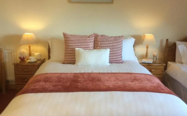 Cornerstones B&b