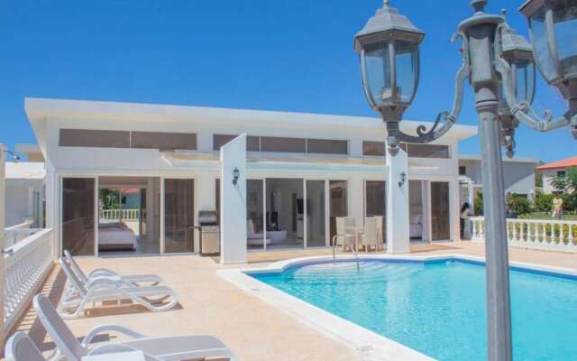 Romantic two Bedroom Deluxe Villa With all Modern Conveniences