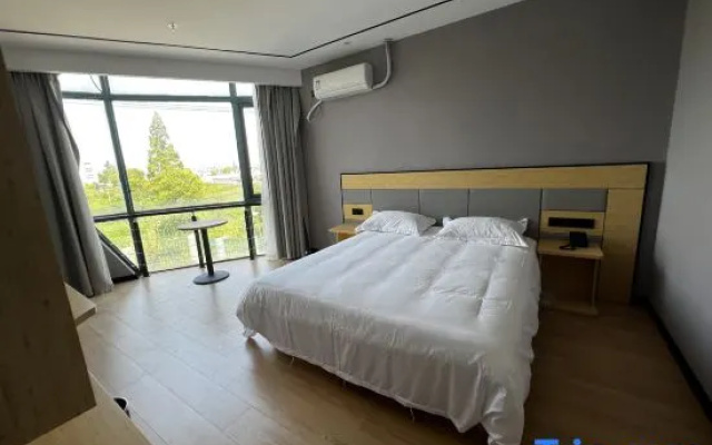 Shanghai Huitian Yuexing Hotel