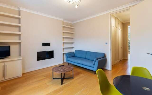 Modern & Cosy One Bedroom Apartment, Close to Tube