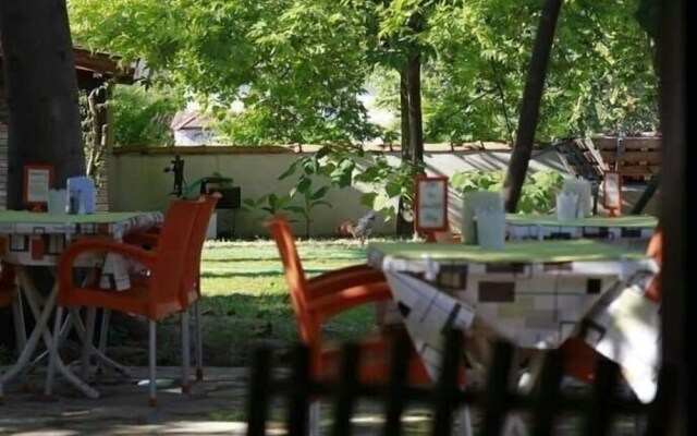 Meryem Ana Apart