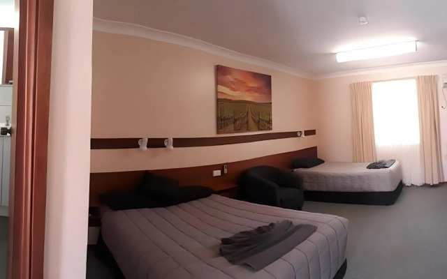 Castlereagh Motor Inn