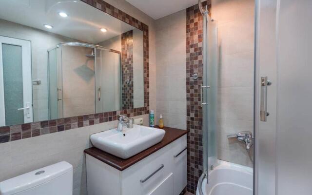 Modern 1BR In The Heart of Batumi