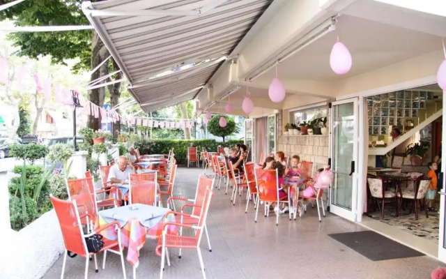 Hotel Urania