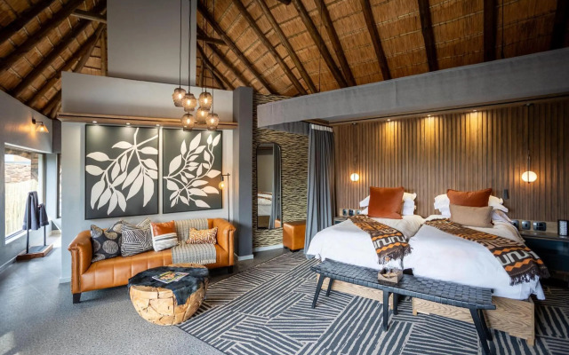 Tuningi Safari Lodge