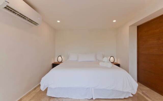 Ocean Plaza 13 by Praia