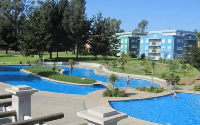 Espacioso departamento con piscina