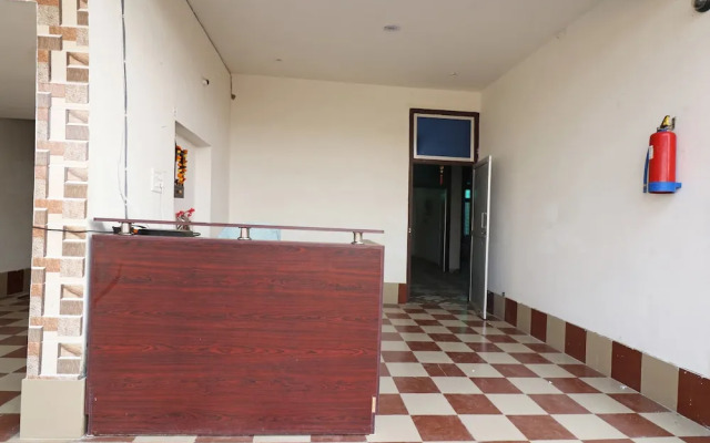 Hotel 4 U By OYO Rooms