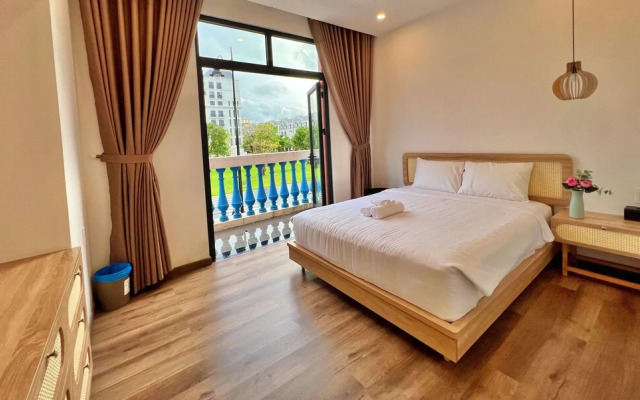 S79 Sofia Good and Good Grand World