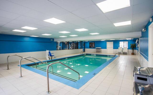 Rodeway Inn & Suites