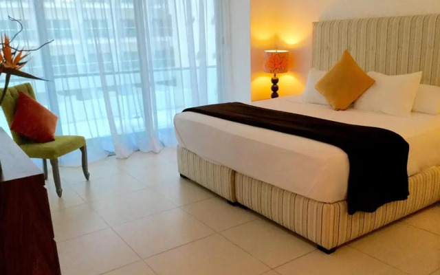 Departamentos Oceanfront Icon Vallarta