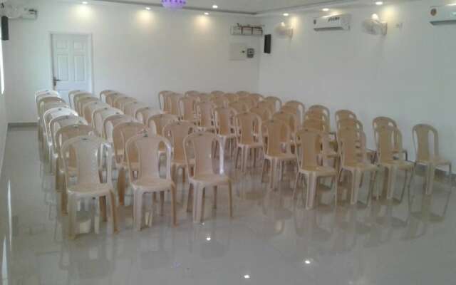 Varuna Inn Banquets & Resort