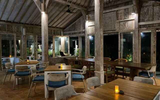 Wide Sands Beach Retreat