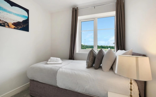 Oxlade Serviced Hse 3 Bedrms  6 singles