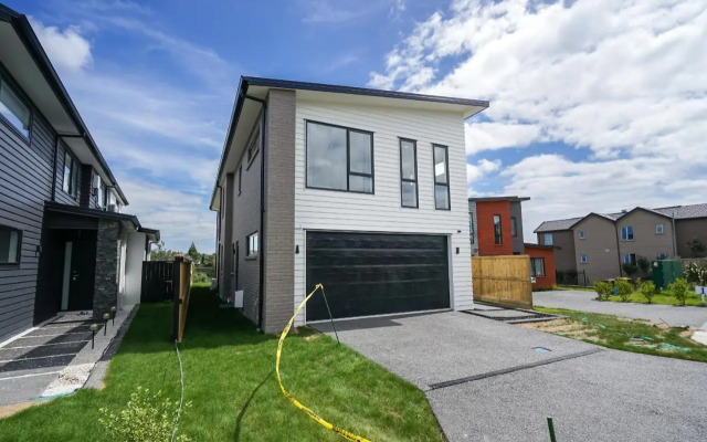 Wonderful River View-Brand New Home - 4 Bedrooms