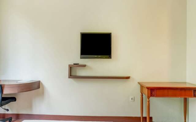 Townhouse OAK Hotel Grand Cikarang