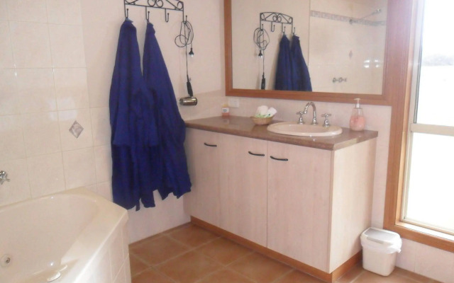 Halls Haven Holiday Units