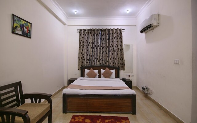 OYO 441 Hotel Mascot