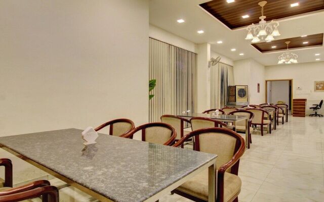 Capital O 40790 Hotel Triveni