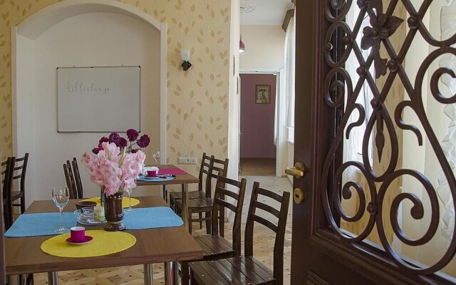 Хостел и апартаменты «Грибоедов»