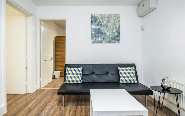 Charming 1-bed Basement Apartment in Lewisham