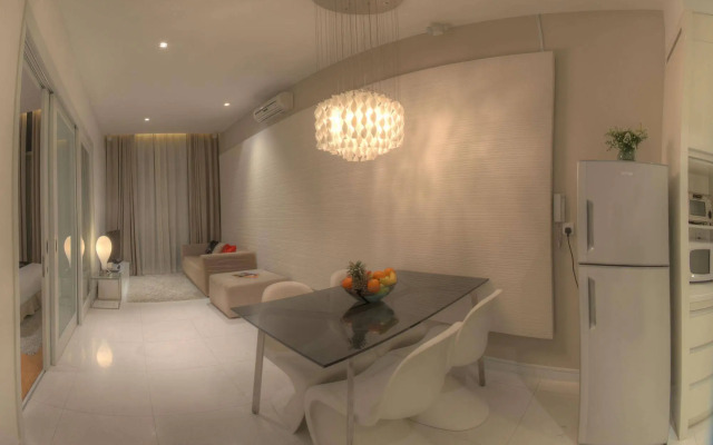 Golden Triangle Suites by Mondo