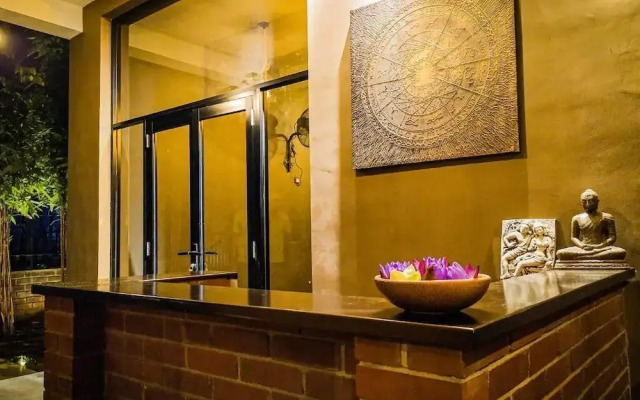 Isi Arana Eco Villa