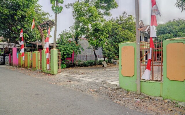 SPOT ON 92856 Home Stay Syariah Aom Kusman