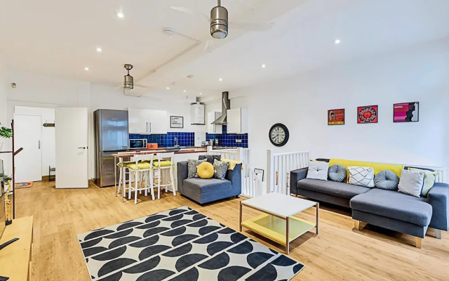Modern Comfort Two Bedroom Gem on the Rye