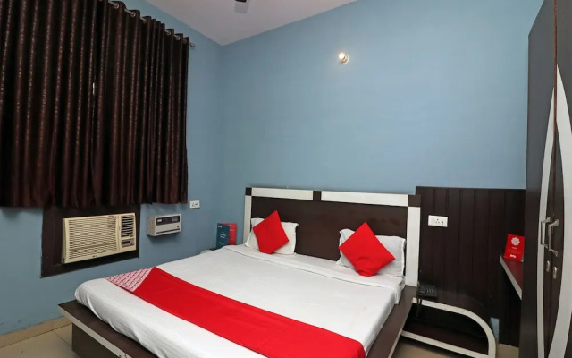 OYO 29127 Hotel Crown Tower