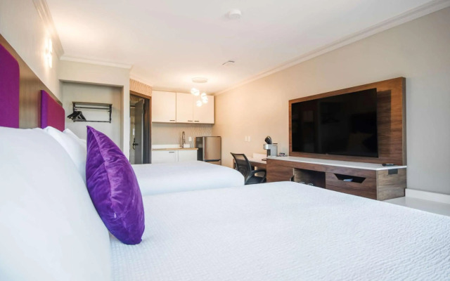 Coast Courtenay Hotel