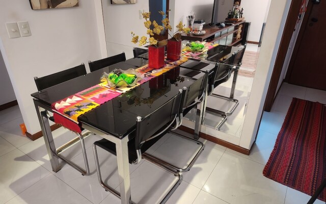 Hostel for One: quarto e banheiro privativos