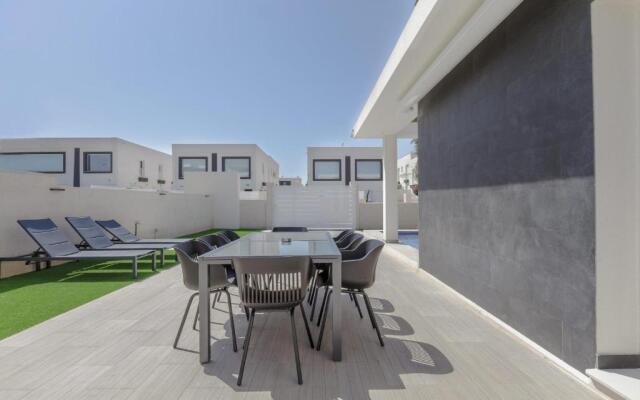 Casa Bos Dolphin Pool Jacuzzi 6p