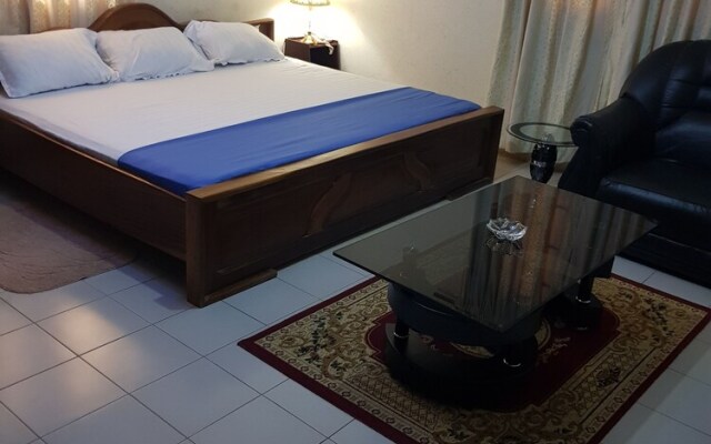 D'lor Suites Hotel