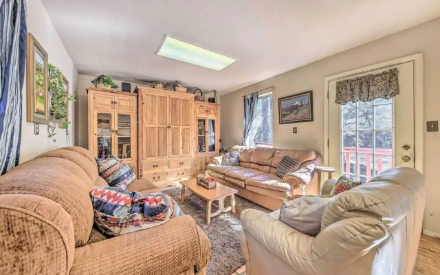 Dog-friendly Alto Escape w/ Hot Tub + Foosball!