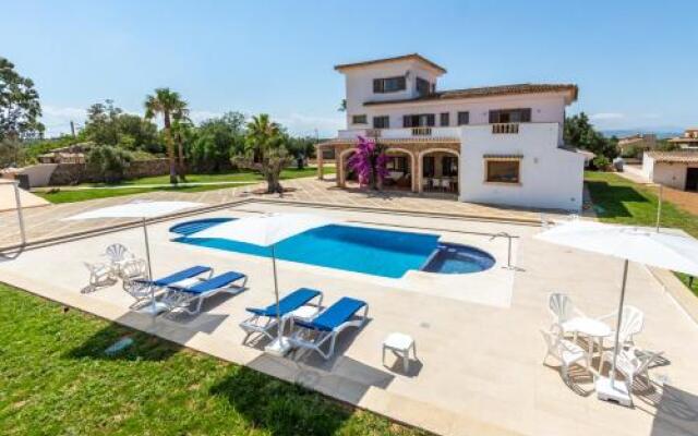 Villa Can Turquesa / Casa Turquesa
