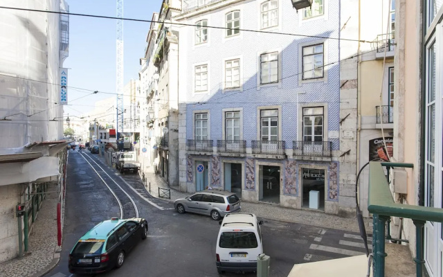 JOIVY Design heaven in Baixa - 2BR Apt w/workspace