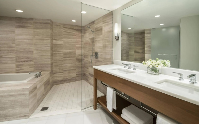 The Ritz-Carlton Residences, Waikiki Beach