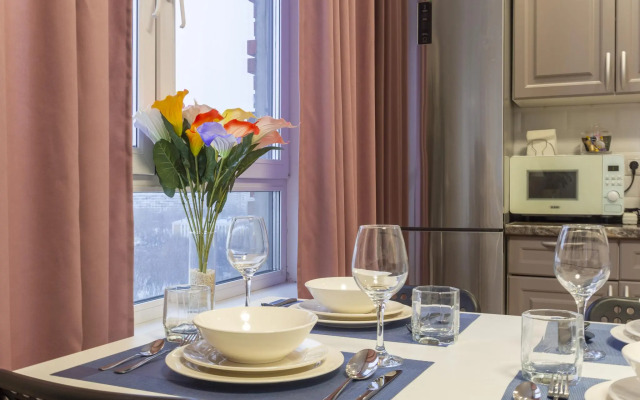 MiraApartments (Мира Апартментс) на улице Большая Филёвская